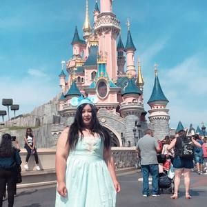 Meet your Posher, Ula